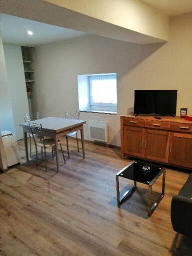 Joyeuse, Superbe Appartement D'Environs 30M2. Eksteriør billede