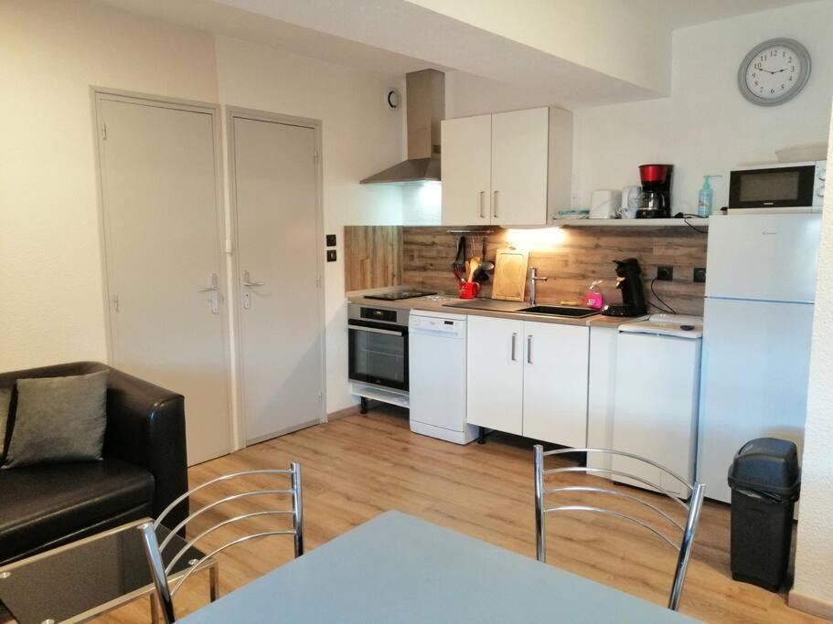 Joyeuse, Superbe Appartement D'Environs 30M2. Eksteriør billede